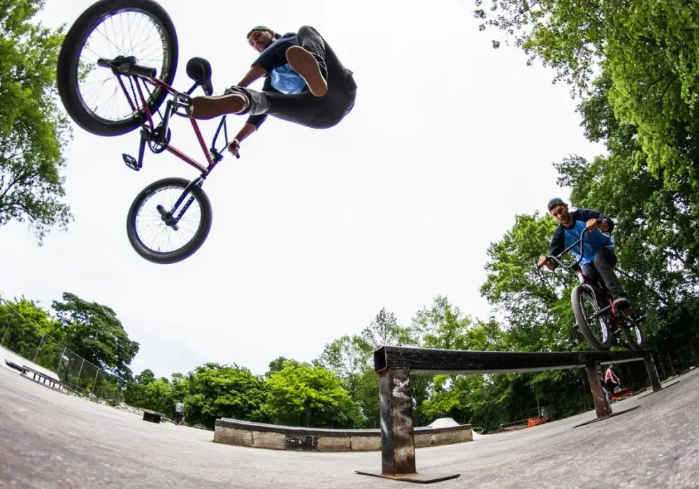 Skatepark Bydgoszcz - najlepsze miejsca do jazdy na deskorolce i BMX