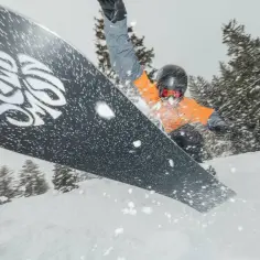 Jaki kask snowboard wybrać, aby zapewnić sobie bezpieczeństwo?