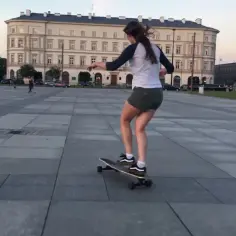 Najlepsze miejsca do jazdy na longboardzie w Warszawie - unikaj błędów
