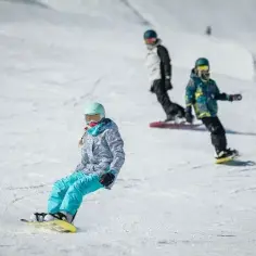 Jaki snowboard dla dziecka: uniknij błędów przy wyborze deski