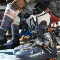 Jakie skarpety na snowboard zapewnią komfort i ochronę stóp?