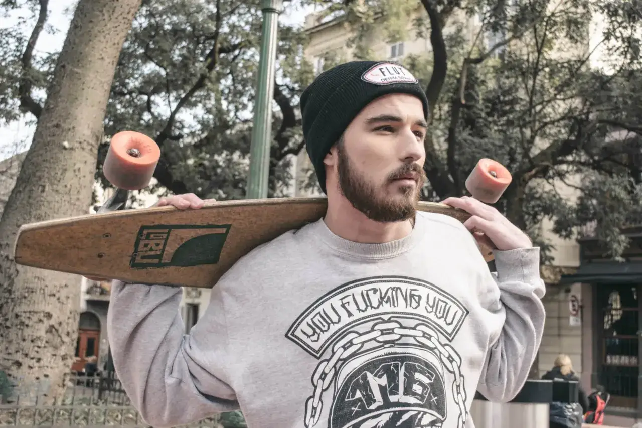 Zdjęcie Ile kosztuje longboard? Poznaj ceny i co wpływa na ich wysokość