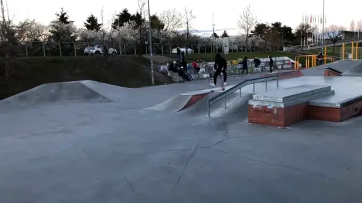 Najlepsze kryte skateparki w Polsce - gdzie je znaleźć i co oferują