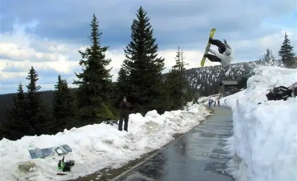 Najlepsze miejsca na snowboard w Czechach - odkryj swoje ulubione trasy